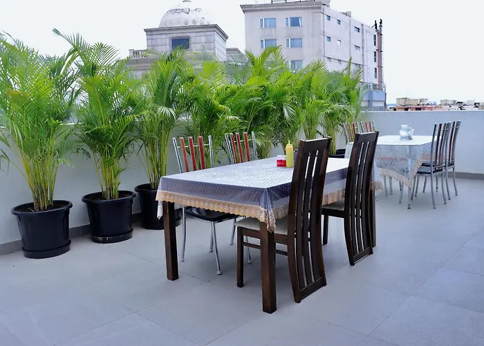 Family Hotel: Sweet Crystal Homes C V Raman Nagar